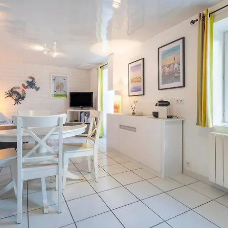 Maison De Pecheur 300m De La